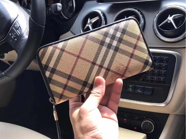 バーバリー財布全体デザイン